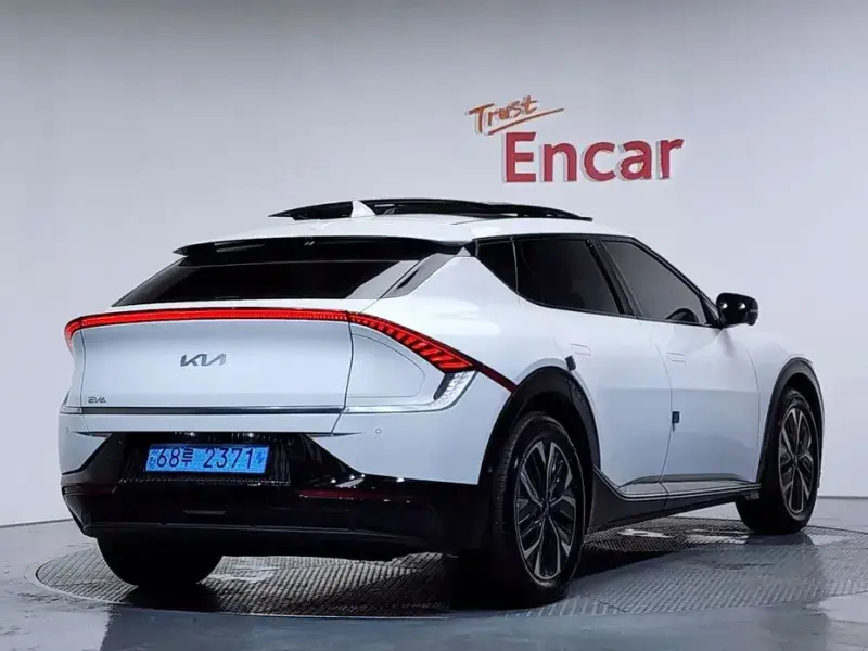 2023 Kia EV6 с пробегом 56 172 км