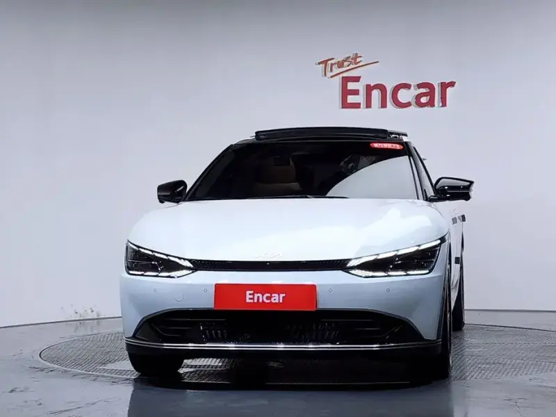 2023 Kia EV6 с пробегом 56 172 км