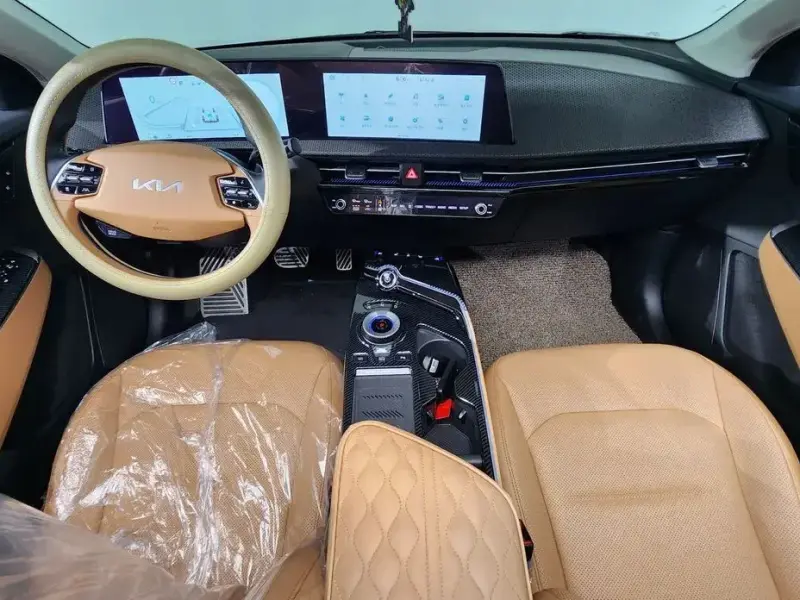 2023 Kia EV6 с пробегом 56 172 км