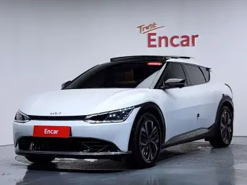2023 Kia EV6 с пробегом 56 172 км