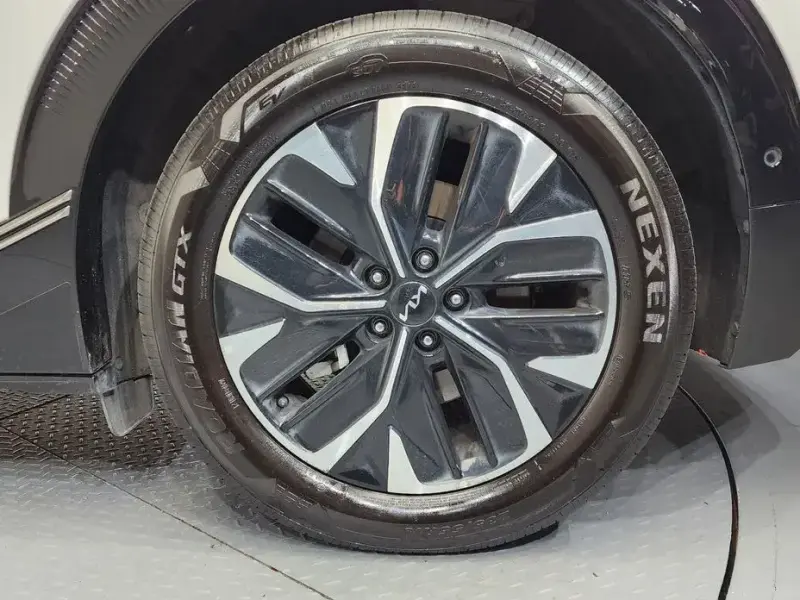 2023 Kia EV6 с пробегом 56 172 км