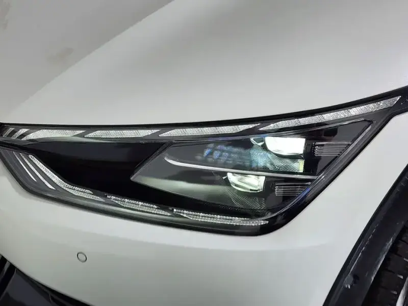 2023 Kia EV6 с пробегом 56 172 км
