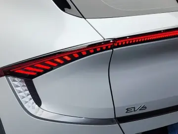 2023 Kia EV6 с пробегом 56 172 км