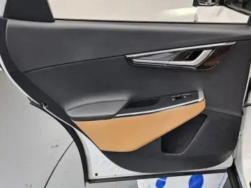 2023 Kia EV6 с пробегом 56 172 км