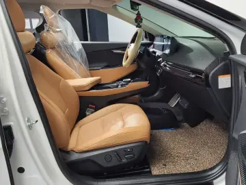 2023 Kia EV6 с пробегом 56 172 км
