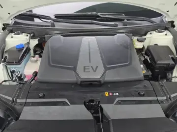 2023 Kia EV6 с пробегом 6 686 км