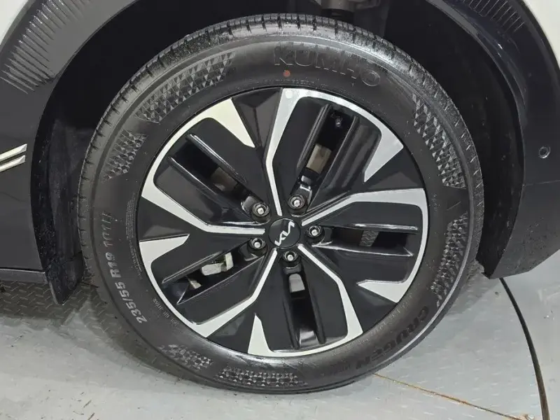 2023 Kia EV6 с пробегом 6 686 км