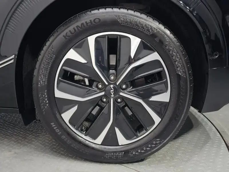 2023 Kia EV6 с пробегом 62 807 км