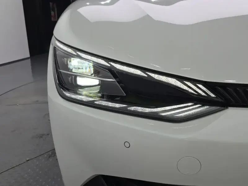 2023 Kia EV6 с пробегом 6 686 км