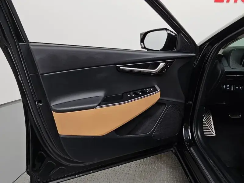2023 Kia EV6 с пробегом 62 807 км