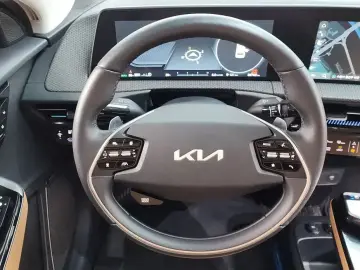 2022 Kia EV6 с пробегом 85 700 км
