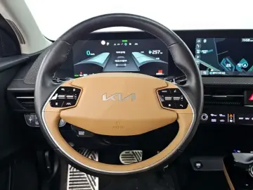 2023 Kia EV6 с пробегом 63 535 км