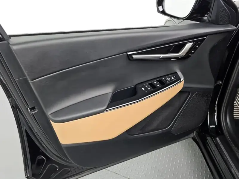 2023 Kia EV6 с пробегом 63 535 км