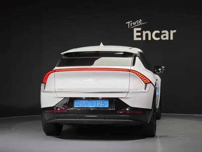 2024 Kia EV6 с пробегом 32 014 км