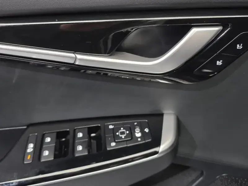 2024 Kia EV6 с пробегом 32 014 км