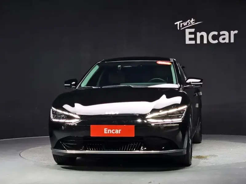 2023 Kia EV6 с пробегом 50 095 км
