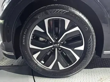 2023 Kia EV6 с пробегом 50 095 км