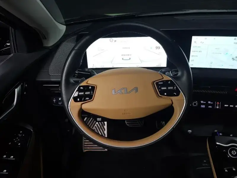 2023 Kia EV6 с пробегом 50 095 км