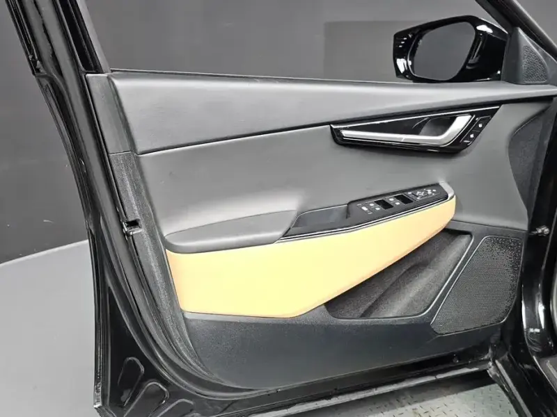 2023 Kia EV6 с пробегом 50 095 км