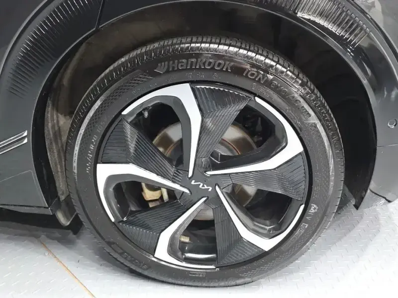 2023 Kia EV6 с пробегом 79 653 км