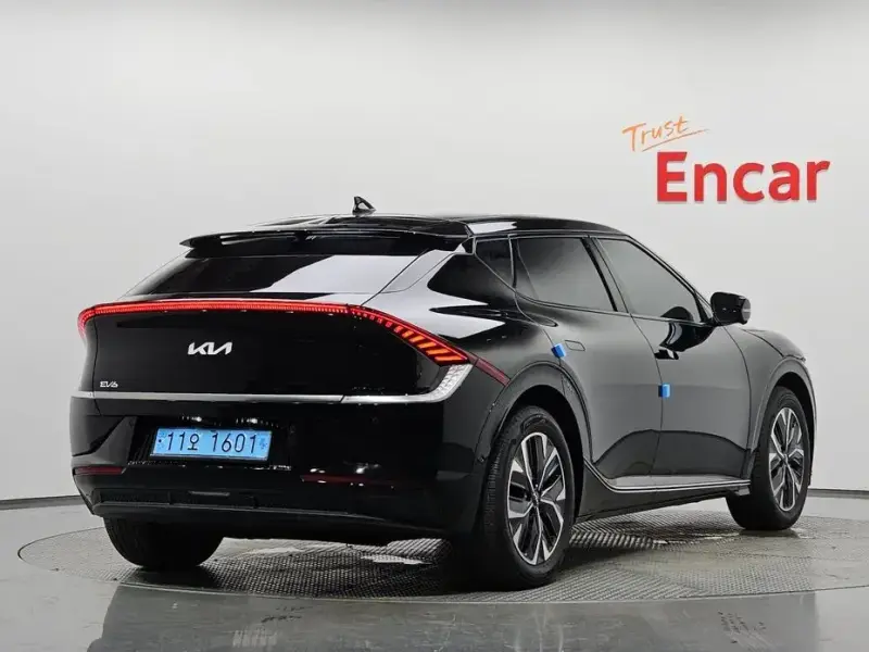 2023 Kia EV6 с пробегом 48 981 км