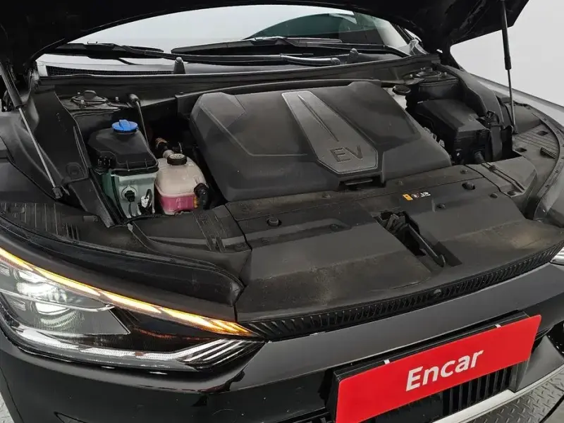 2023 Kia EV6 с пробегом 48 981 км