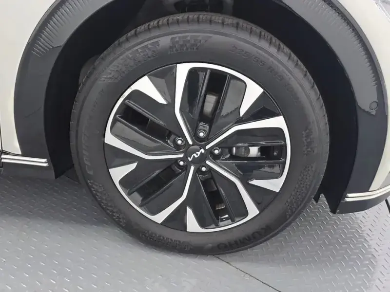 2023 Kia EV6 с пробегом 71 641 км