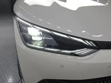 2023 Kia EV6 с пробегом 71 641 км