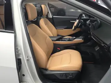 2023 Kia EV6 с пробегом 71 641 км