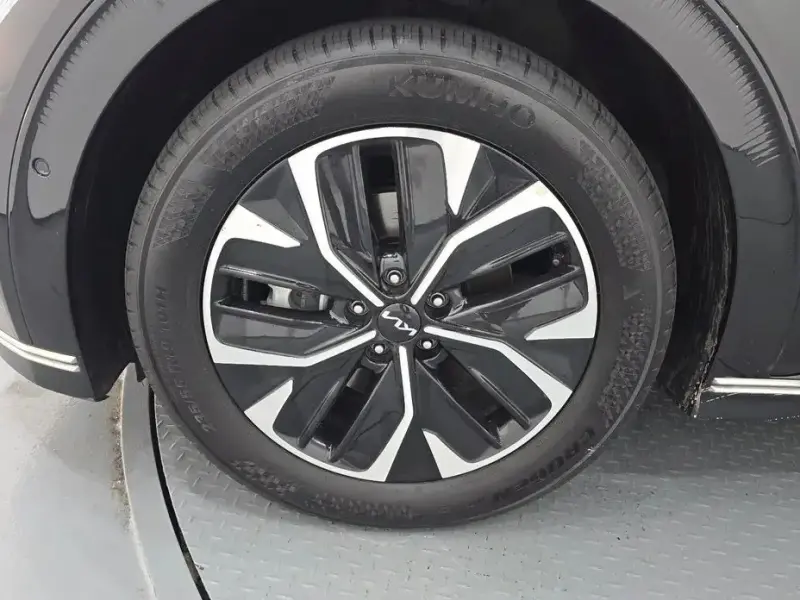 2023 Kia EV6 с пробегом 61 559 км
