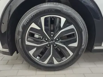 2024 Kia EV6 с пробегом 79 805 км