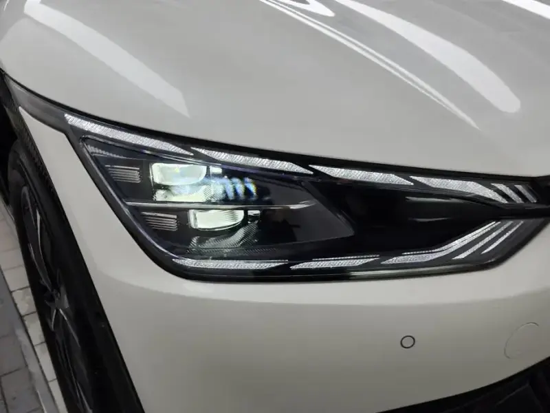 2024 Kia EV6 с пробегом 79 805 км