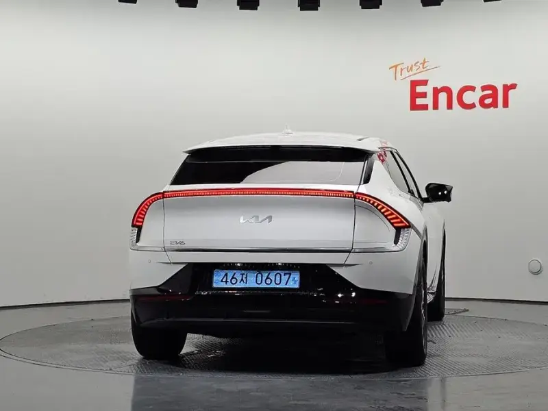 2022 Kia EV6 с пробегом 44 701 км