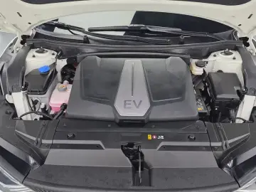 2024 Kia EV6 с пробегом 36 492 км