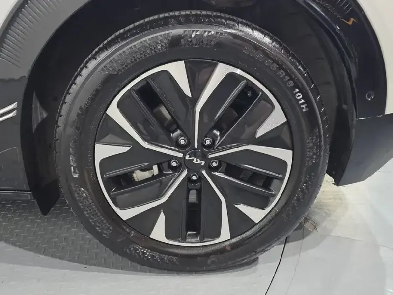 2024 Kia EV6 с пробегом 36 492 км