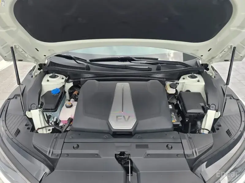 2022 Kia EV6 с пробегом 48 512 км