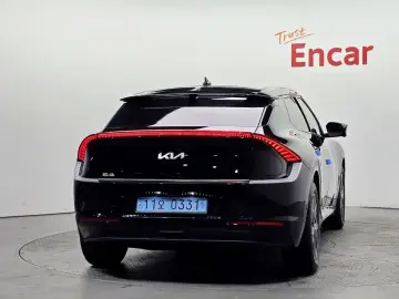 2023 Kia EV6 с пробегом 42 410 км