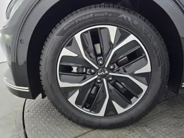 2023 Kia EV6 с пробегом 42 410 км
