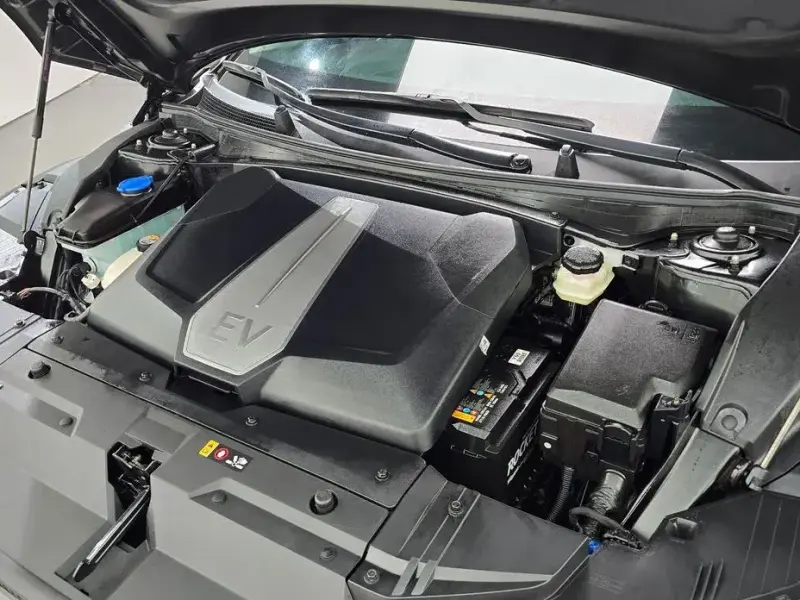 2023 Kia EV6 с пробегом 42 410 км