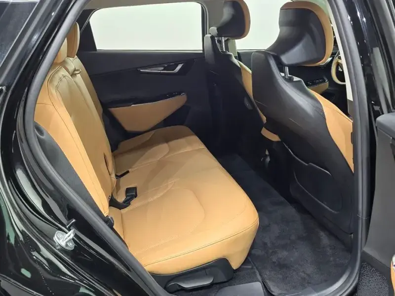 2023 Kia EV6 с пробегом 42 410 км