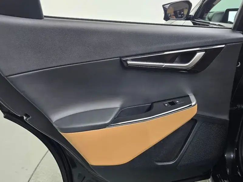 2023 Kia EV6 с пробегом 42 410 км