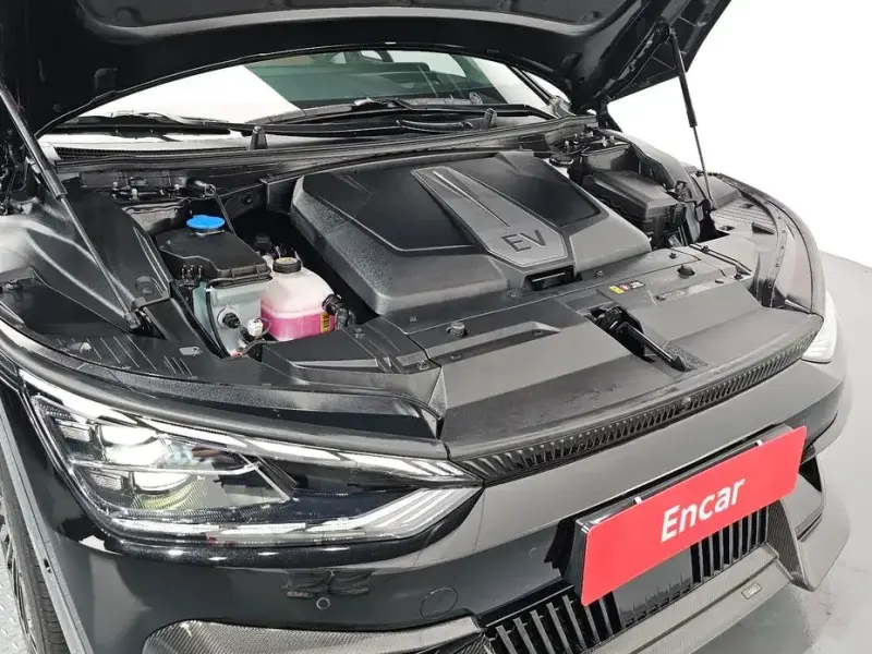 2023 Kia EV6 с пробегом 75 028 км