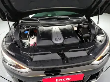 2023 Kia EV6 с пробегом 67 241 км