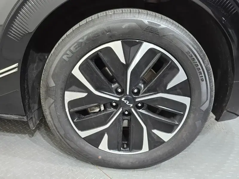 2022 Kia EV6 с пробегом 77 802 км