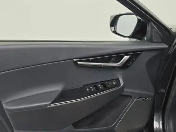 2022 Kia EV6 с пробегом 77 802 км