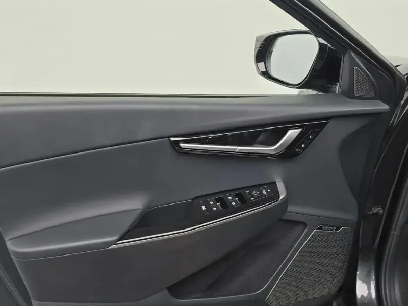 2022 Kia EV6 с пробегом 77 802 км