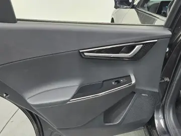2022 Kia EV6 с пробегом 77 802 км