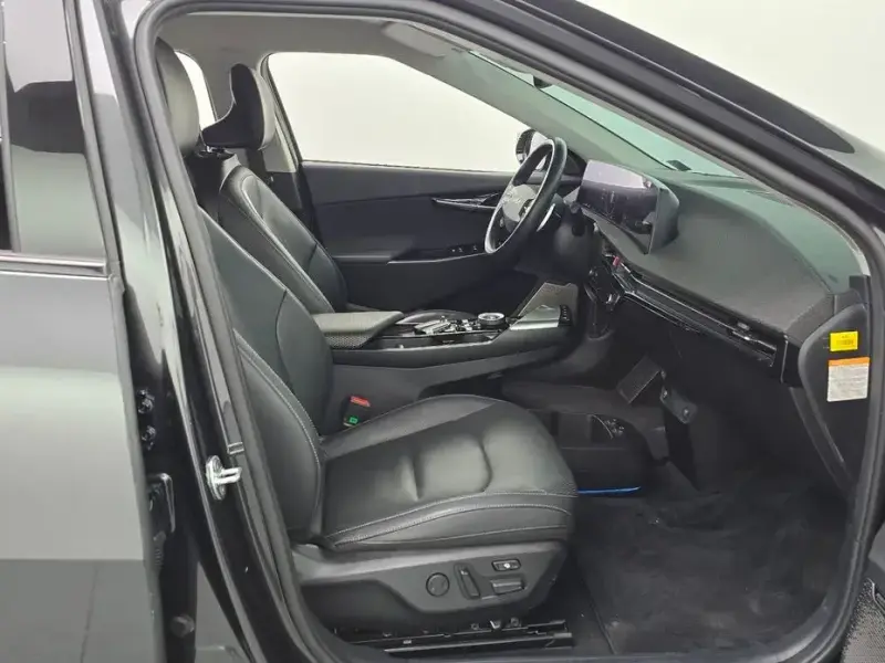 2022 Kia EV6 с пробегом 77 802 км