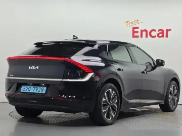 2023 Kia EV6 с пробегом 34 268 км
