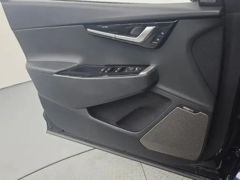 2023 Kia EV6 с пробегом 34 268 км